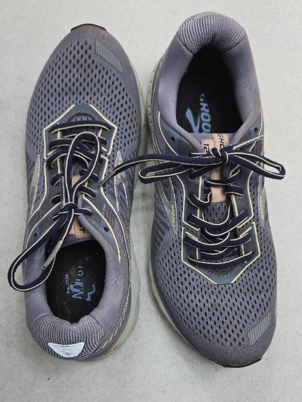 Brooks Women's Ghost 12 running shoe in a lavender-gray